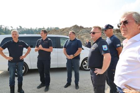 Kamnik po poplavah sta si ogledala predsednik vlade dr. Robert Golob in predsednik Evropskega sveta Charles Michel dne 27. 8. 2023 (7)