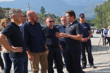 Kamnik po poplavah sta si ogledala predsednik vlade dr. Robert Golob in predsednik Evropskega sveta Charles Michel dne 27. 8. 2023 (13)